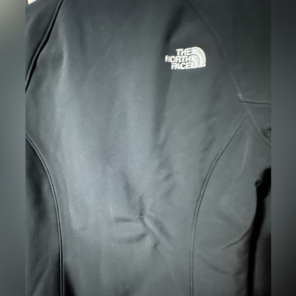 The Northface Apex Jacket - Picture 2 of 7